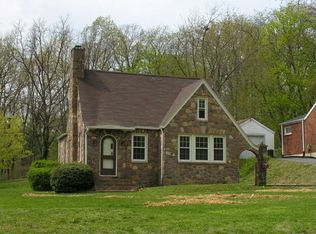 102 College Cres, Staunton, VA 24401