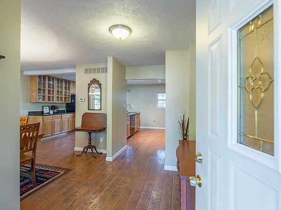 3rd image of 439 Electric Ave