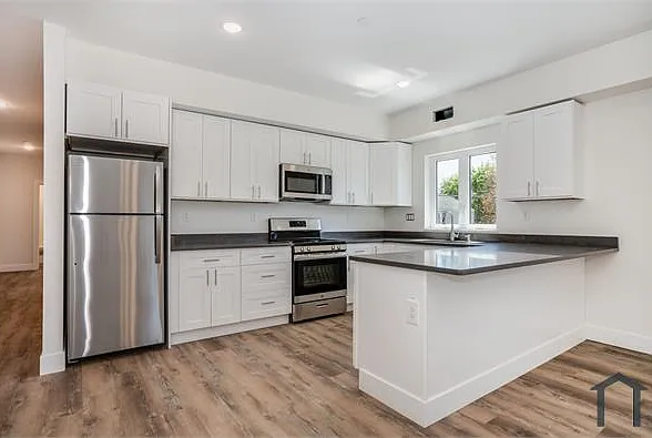 2 bed, 1200 sqft, $2,500 — Photo 2