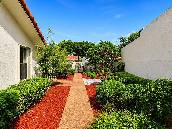 5th image of 6906 Palmar Court