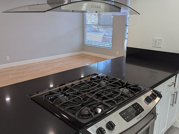4th image of 7068 Lanewood Ave #1