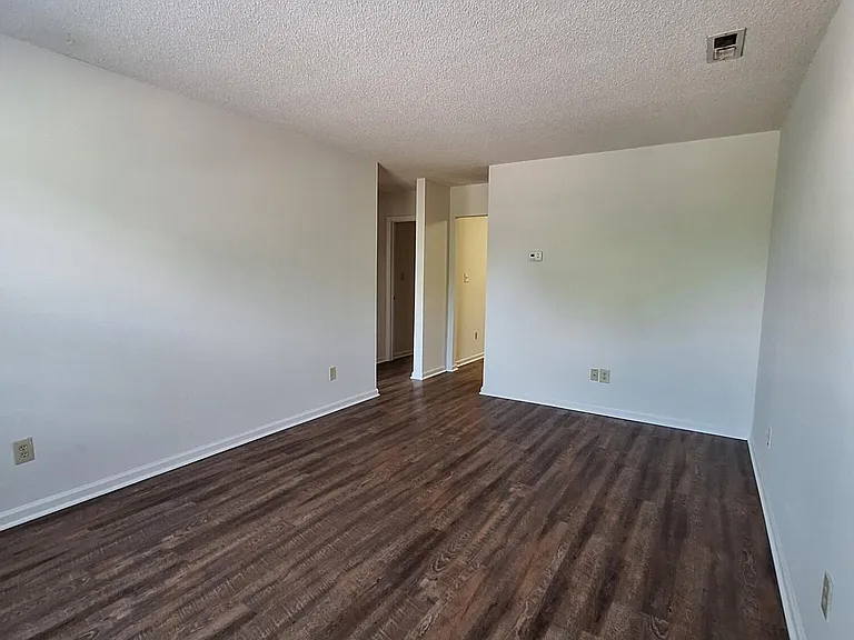 3005 Caldwell Ct #10 — Photo 3