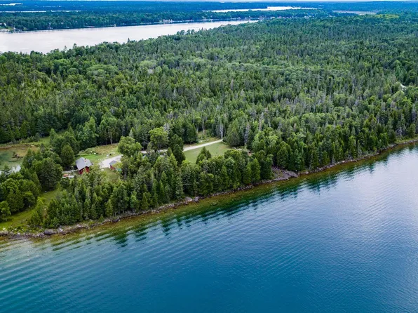 E McKay Bay Trl, Cedarville, MI 49719