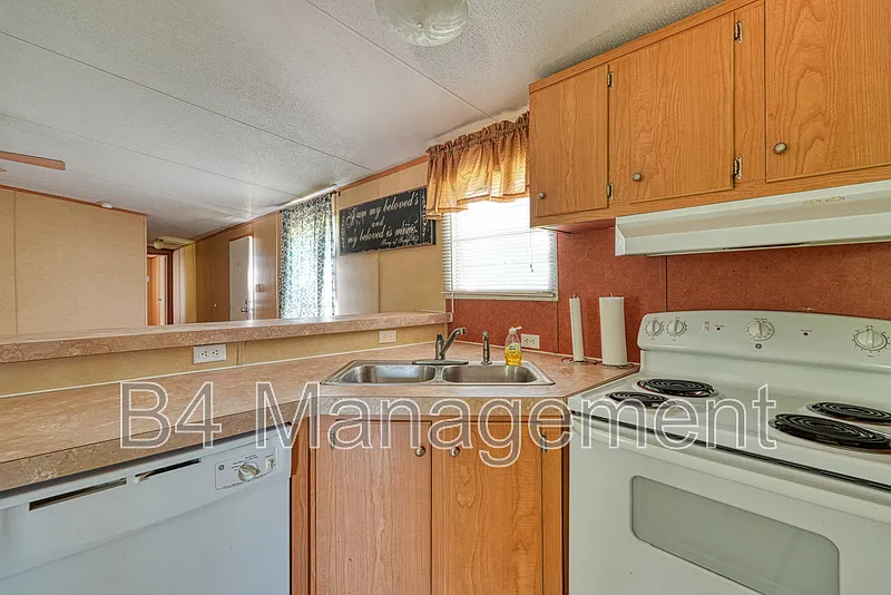 3 bed, 2.0 bath, $1,275 — Photo 4