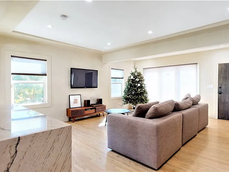 1225 Colorado Blvd — Photo 6