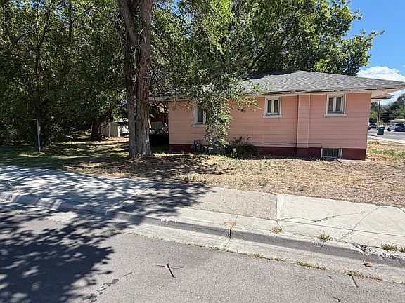3rd image of 190 W 600th St N