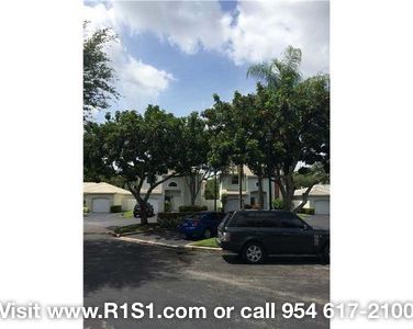 588 N University Dr, Plantation, FL, 33324