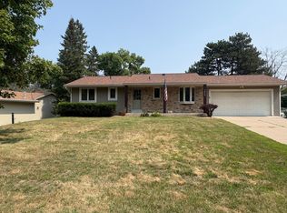 4040 Nathan Ln N, Plymouth, MN 55441