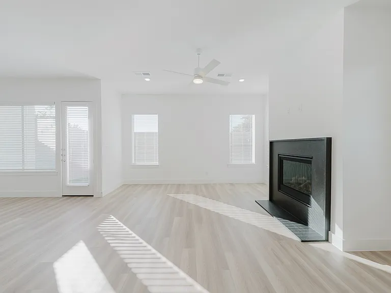 11661 Liberty Commons Ct — Photo 7