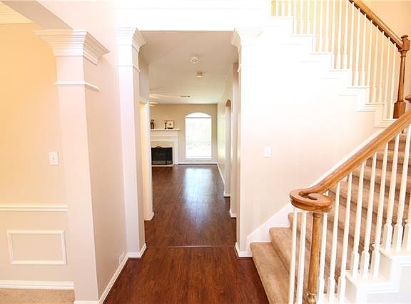 2nd image of 2824 Creek Bend Dr