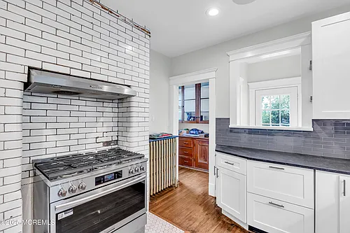 73 Maple Pl Photo 1