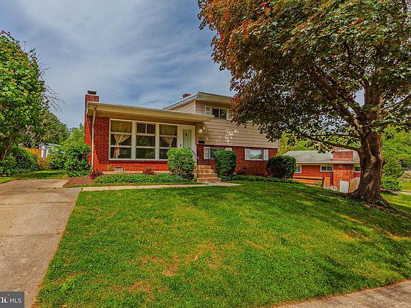 3rd image of 314 Gruenther Ave