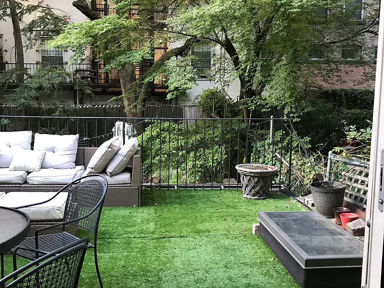 126 E 30th St #2D — Photo 1