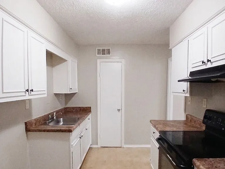 4407 Howardcrest Dr — Photo 7