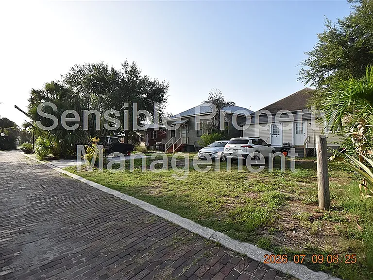 1908 E 15th Ave #A — Photo 5