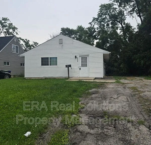 2236 Brentnell Ave — Photo 1