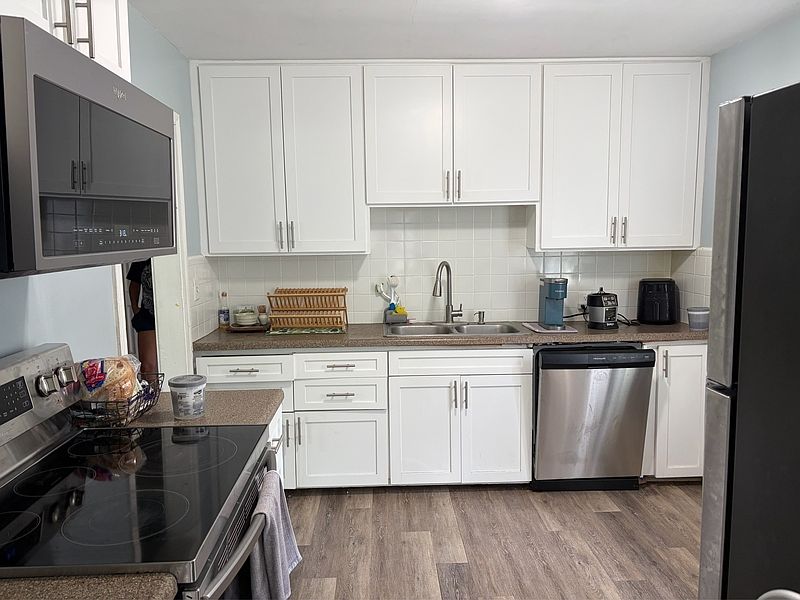 1st image of 422 Prince St