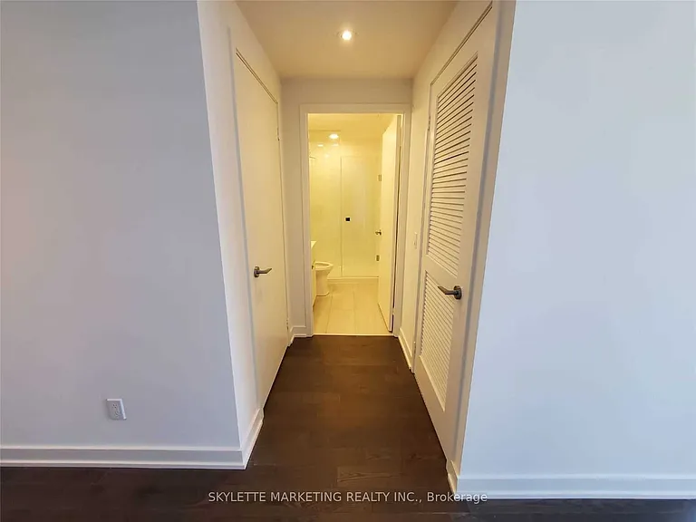 25 Richmond St E #1917 — Photo 7