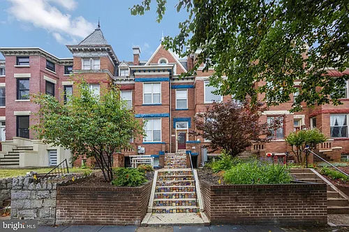 30 R St NE Photo 1
