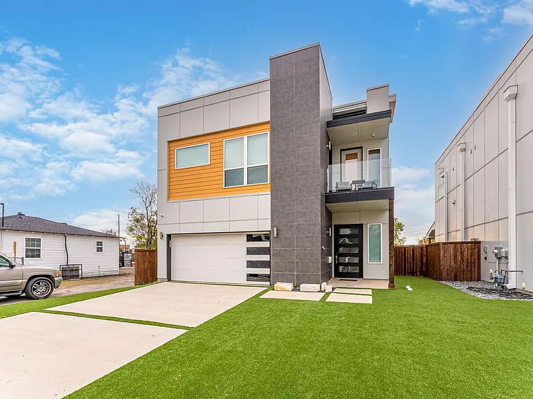 4013 Ivanhoe Ln — Photo 1