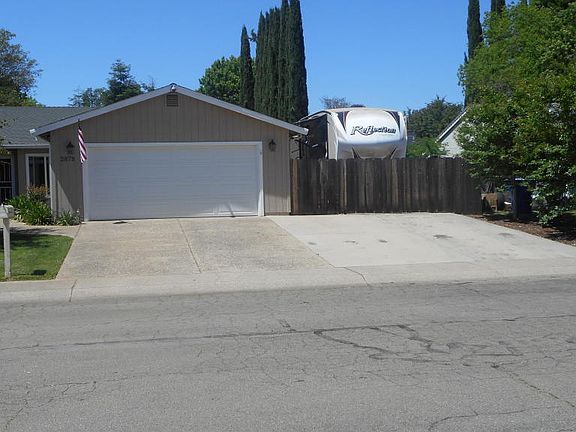 2nd image of 2878 Fernwood St