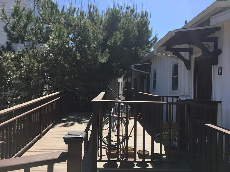 1419 De La Vina St #E — Photo 12