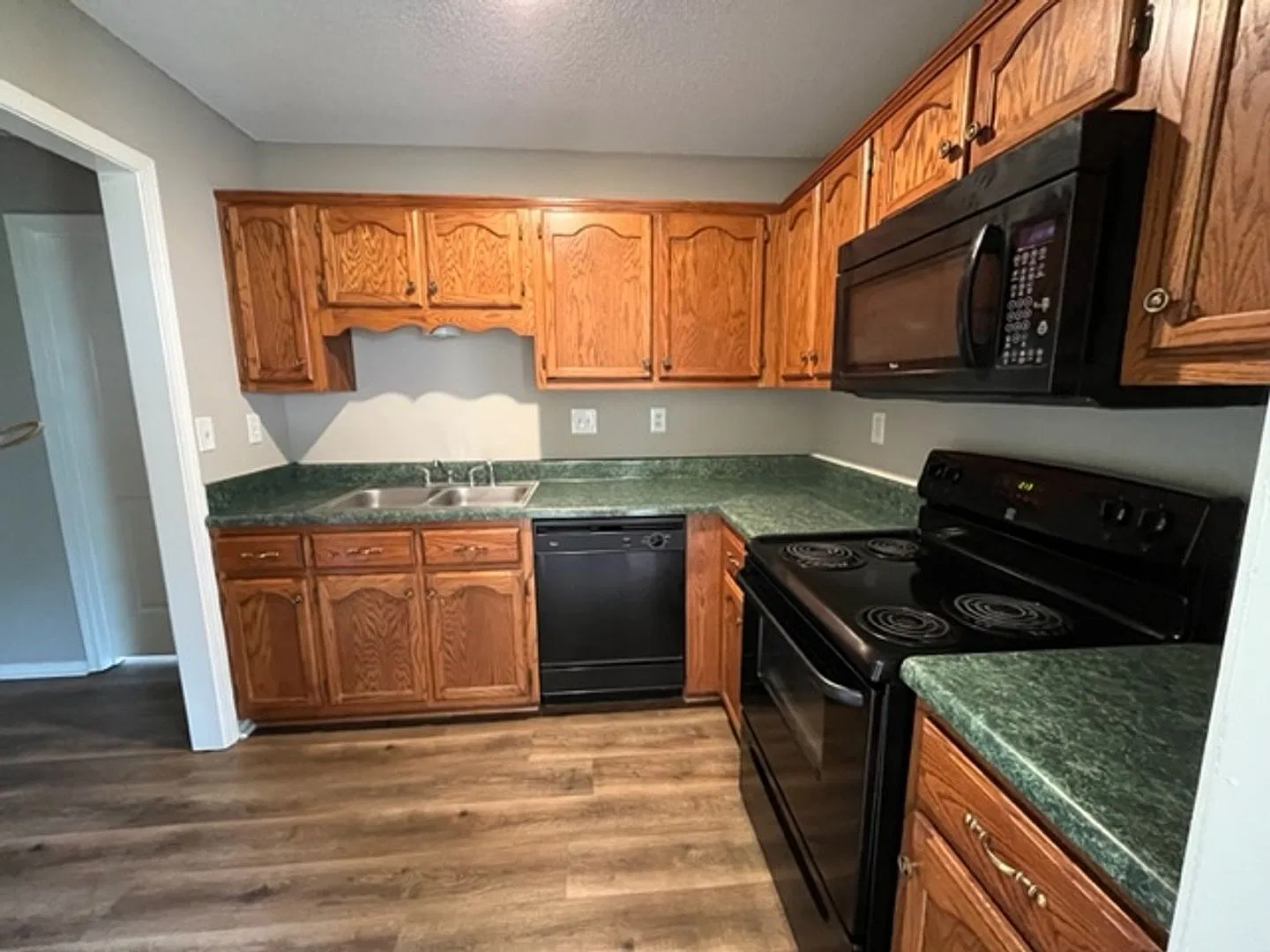 Renovated 2 Bedroom 2 Bath Home for Rent! — Photo 2