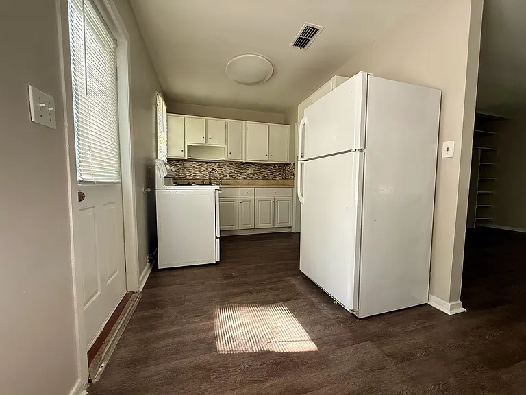 1237 Cottondale Rd — Photo 3