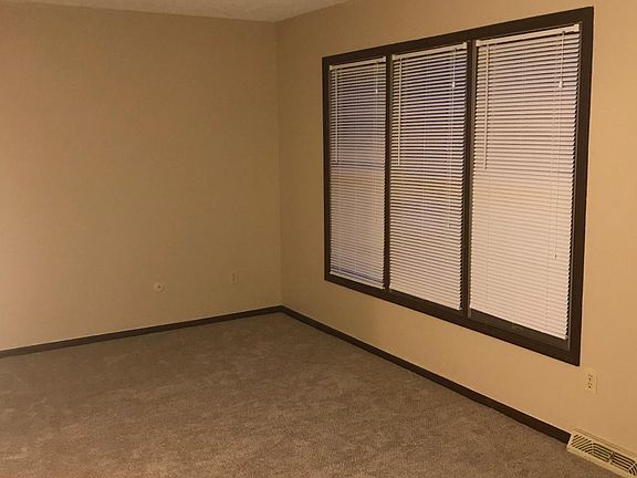 4th image of 6034 Applecrest Ct #C
