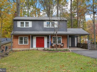 4848 Red Fox Dr, Annandale, VA 22003