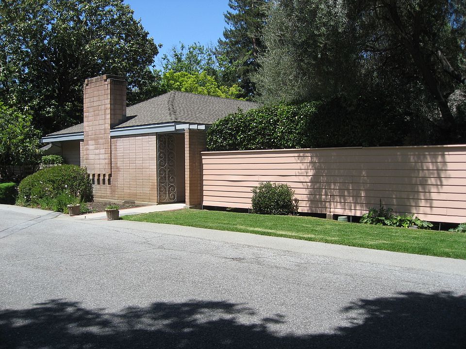 1st image of 90 Almendral Ave