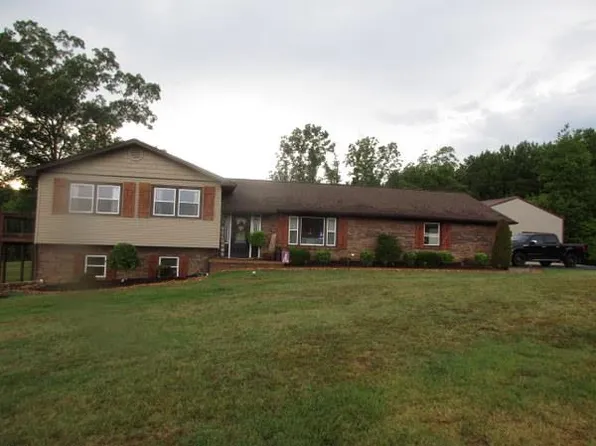 65 Barren Springs Rd, Hollow Rock, TN 38342