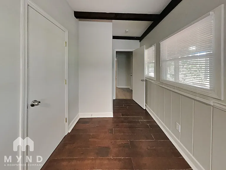 137 Roebuck Dr — Photo 14