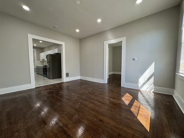 346 Goffe St #R2 — Photo 5