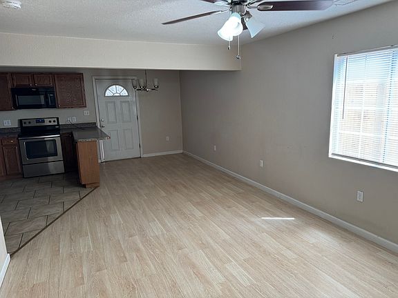 2nd image of 907 S 11th St
