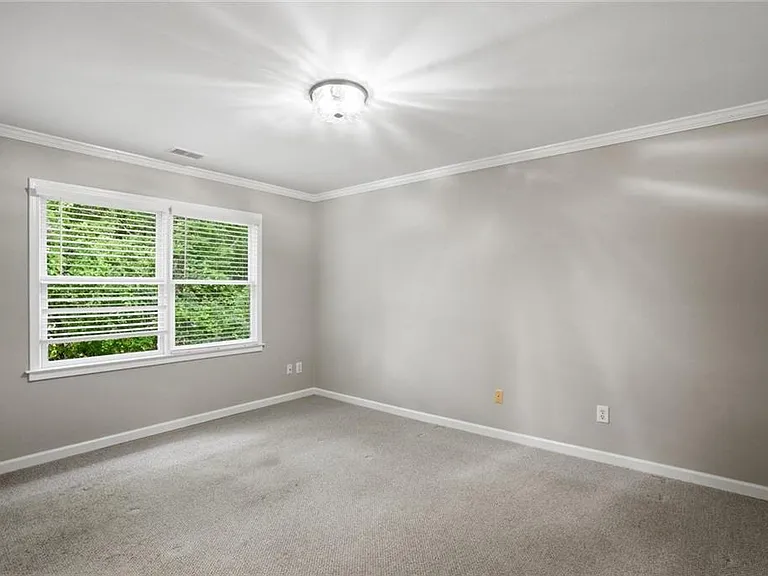 360 Landing Entry — Photo 16