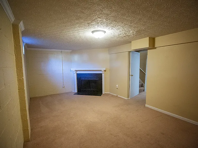 1264 Michigan Ave — Photo 13