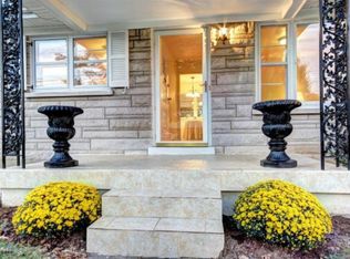 2014 Farnsley Rd, Shively, KY 40216