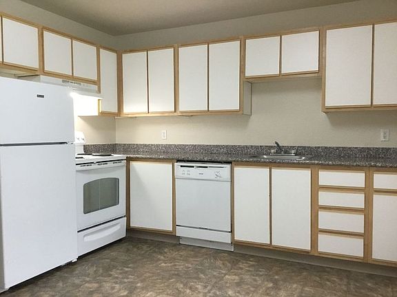 3rd image of 911 SE 187th Ave #206