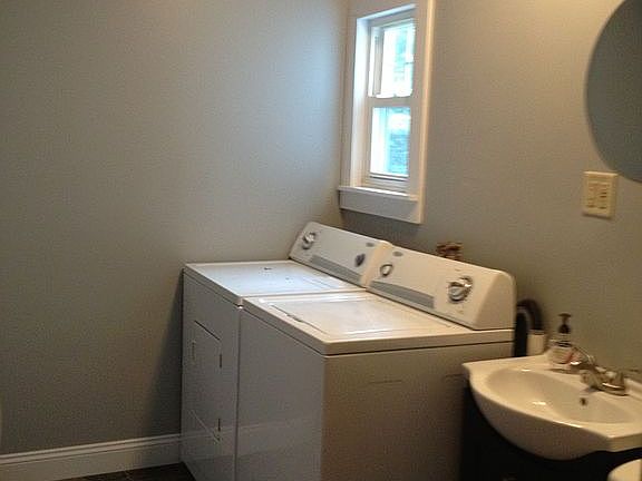 Laundry Room 1/2 bath