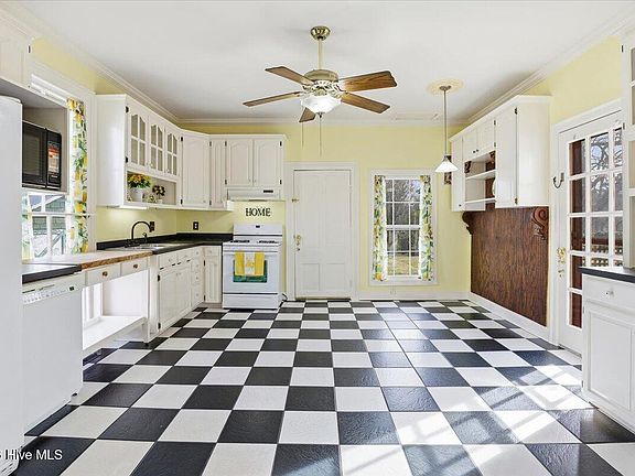 24th image of this home