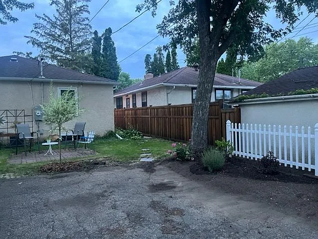 4505 Grand Ave S — Photo 11