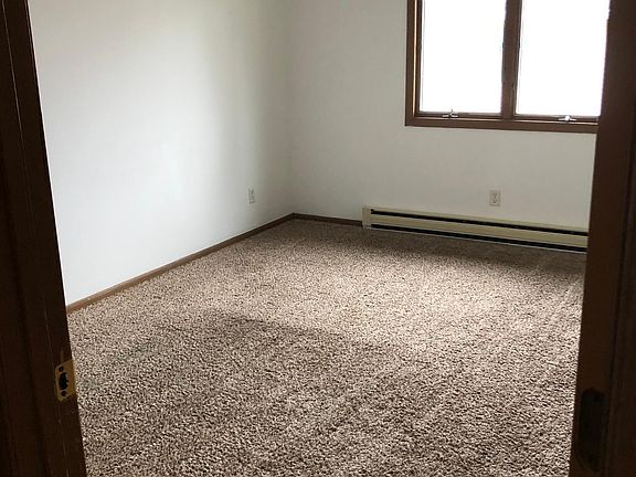4th image of 300 Jay Ray Ct #5