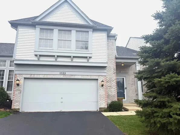 1723 Napoleon Dr, Naperville, IL 60565
