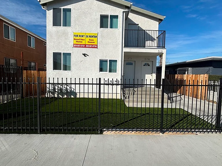 313 E 59th Pl — Photo 1