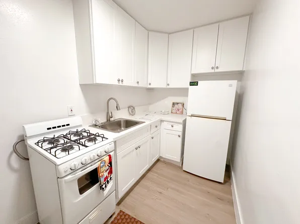 7725 Reseda Blvd #1, Reseda, CA 91335