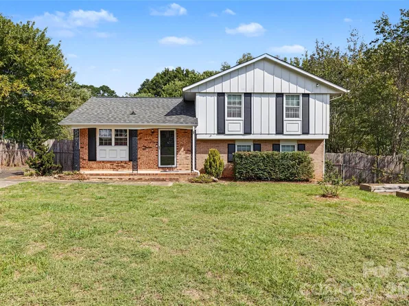 206 King Henry Ln, Gastonia, NC 28056