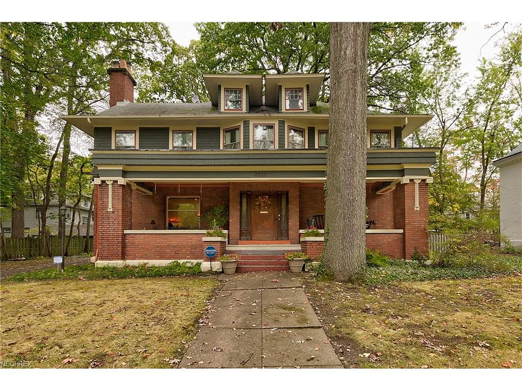 2923 Euclid Heights Blvd photo 1