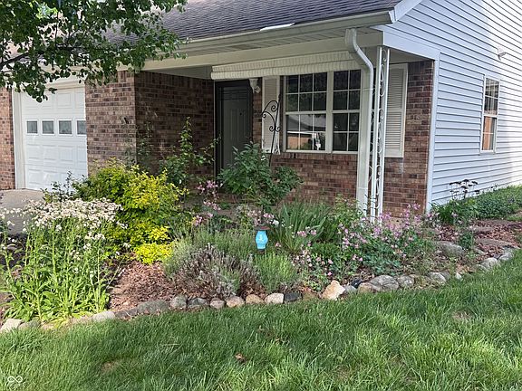 3rd image of 489 S Fleetwood Ln