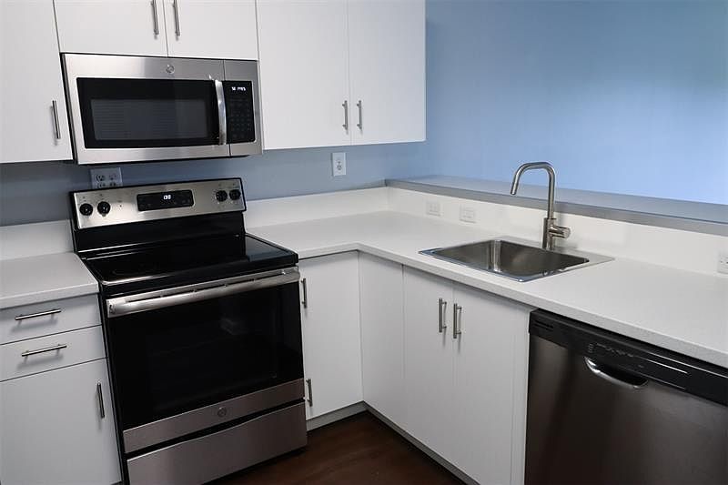 1st image of 9779 Nob Hill Ct